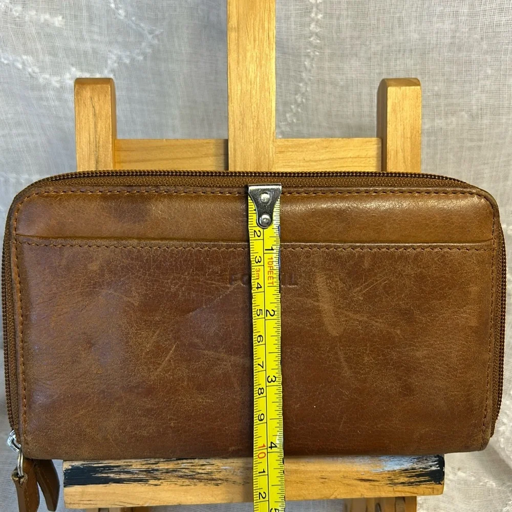 Fossil vintage leather wallet zip around wallet